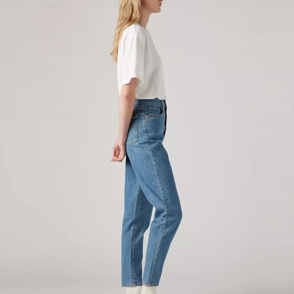 Levi’s High Waisted Taper Jeans - Picture 13 of 13
